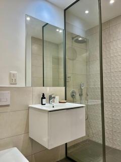 Bantree Apartments Luxury by Cozy - 7