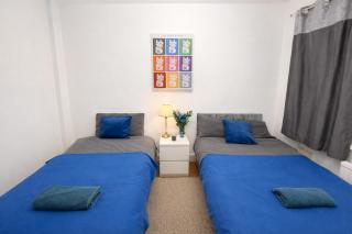 Heated 4 Bedroom House with 2 Bathrooms Near O2 and ExCeL - 3