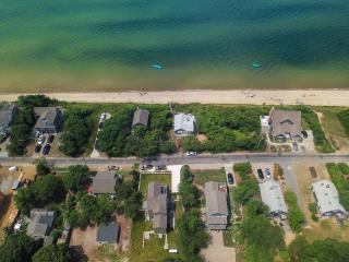 Gorgeous Architectural Home w Water Views - 9