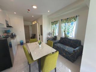 One BEDROOM WITH CITY VIEW - 6