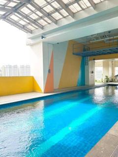 One BEDROOM WITH CITY VIEW - 1