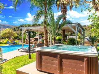 Holiday Home Mirsini Villa Privater Pool Jacuzzi by Interhome - 3