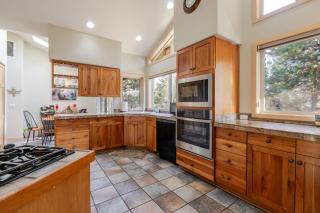 3 Mulligan Hot Tub on Private Deck - 4