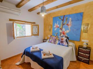 Holiday Home Haus mit integrierter Felswand und Jacuzzi by Interhome - 5