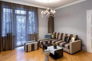 Stunning Private House in Green Central District - 3