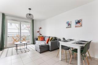 NEW! 2-bedroom apartment & parking, close to tram & metro, terrace - 0