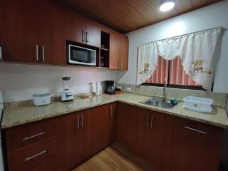 Apartamento completo cerca del Aeropuerto y Parque Viva 5 personas - 1