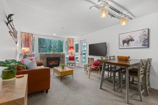 2BR + Sofa Bed | Greystone Lodge | Ski in / Ski out | Split home living | Pool & Hot Tub - 0