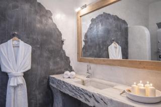 Aelia Paros Beachfront Villas - 7