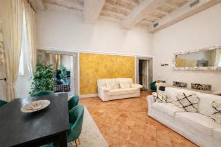 Luxury Apartment in Via dei Cartari Spacious, Elegant, Central Rome - 1