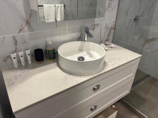 Aqua Promenade Beachfront Holiday Apartments - 9