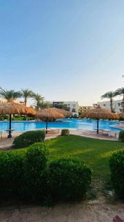 Family Holiday 2 Bedroom Chalet with fee Private Beach & Pool in Sharm, Egypt - 7