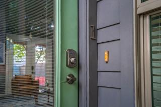 Hot Tub Deck BBQ Grill Patio Dog Friendly - 5