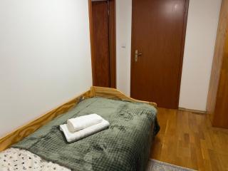 Celý dům v klidné části města, parkování zdarma - 2