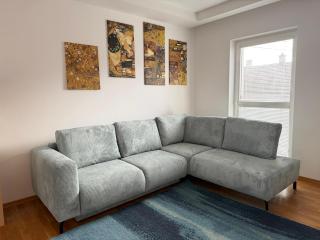 Celý dům v klidné části města, parkování zdarma - 0