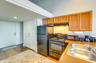 Steps to Riverwalk! City-View Condo in Corktown - 1