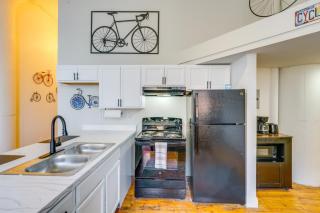 1 Mi to Dtwn! Riverside Corktown Loft on 2nd Floor - 3