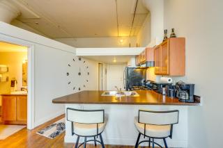 Explore Corktown Updated Loft Next to Riverwalk! - 9