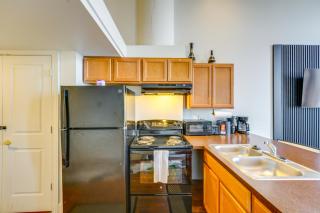 Explore Corktown Updated Loft Next to Riverwalk! - 1