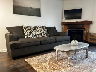 New Management - Collingwood Getaway - 2