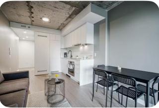 Appartement paisible et central-Montréal - 9