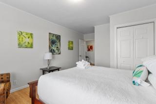 Modern 2BR Suite Parking Laundry - 2