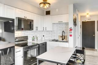 6 Mi to Downtown Cleveland Lakeview Condo! - 3