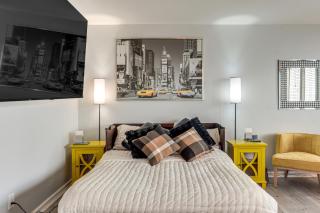 6 Mi to Downtown Cleveland Lakeview Condo! - 4