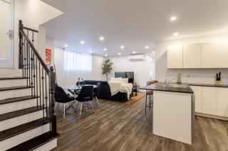 Chic City Hideaway, Vibrant Heart of Montreal - 8