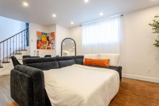 Chic City Hideaway, Vibrant Heart of Montreal - 2