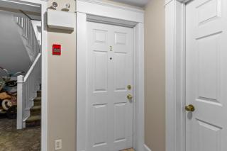 Cozy Manor Studio Parking WiFi - 4