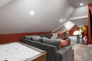 New Family Ski Lodge, Hot Tub, Pickleball - 1