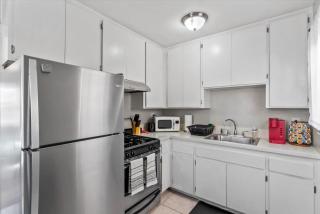 Stylish & Comfy Gem in North Park, Walk to Restaurants, Bars, and Breweries - 2