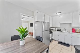 Stylish & Comfy Gem in North Park, Walk to Restaurants, Bars, and Breweries - 9