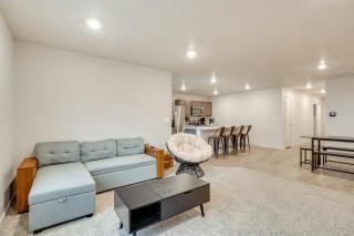 Walk to The Plains Golf Course Getaway in Cheney! - 0