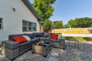 5 Beds Downtown OKC - Pickleball, Hot Tub, Firepit, GameRoom - 1