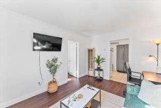 Colorful & Cozy Oasis in North Park Walk to Restaurants, Bars, and Breweries - 8