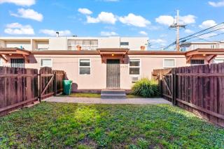 Colorful & Cozy Oasis in North Park Walk to Restaurants, Bars, and Breweries - 2