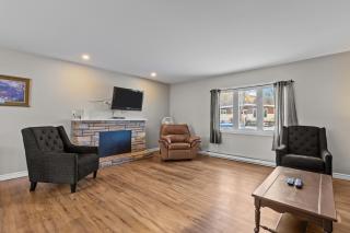 Spacious 3BR WiFi WD Parking - 9