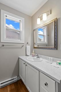 Spacious 3BR WiFi WD Parking - 7