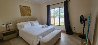 Foxhaven - Executive 3-Bed Big Garden Solar - 3