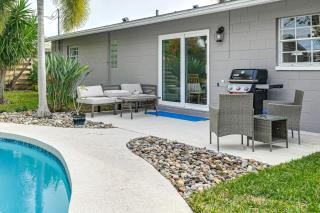 half Mi to River! Poolside Escape on Merritt Island - 9
