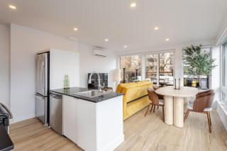 Montreal Downtown Haven, Walk to All Attractions - 6