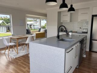 Wee Blue Bach at Waihi Beach - 4