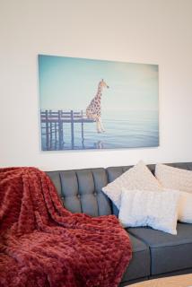 Scandi-Boho 1BR Calm & Well-Connected Location - 4