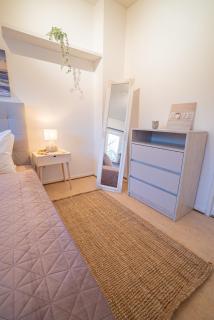 Scandi-Boho 1BR Calm & Well-Connected Location - 7