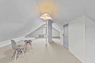 Pet-Friendly 2BR Wi-Fi Parking - 8