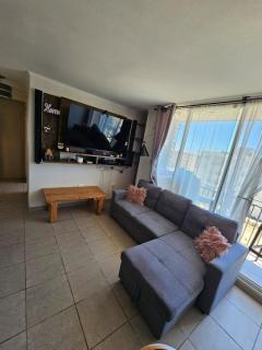 Cómodo departamento - 0