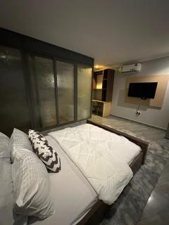 Leshrine Executive Beach Club - 4