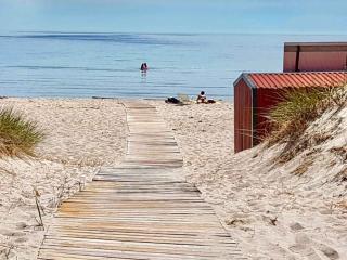 6 person holiday home in LÖTTORP - 6